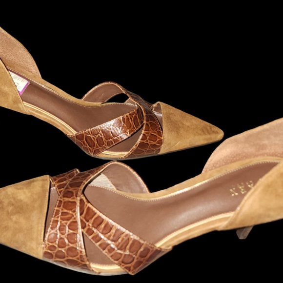 Lauren Ralph Lauren Brown Heels - Picture 2 of 8
